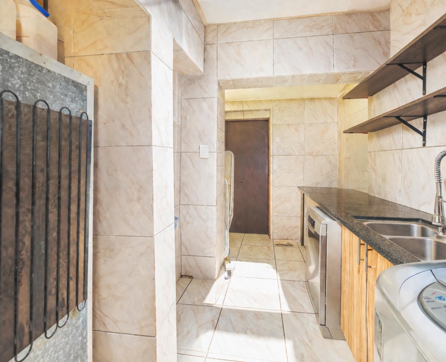 5 Bedroom Property for Sale in Melodie North West